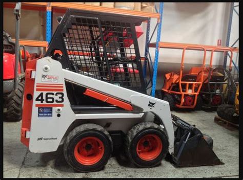 bobcat 463 oil capacity